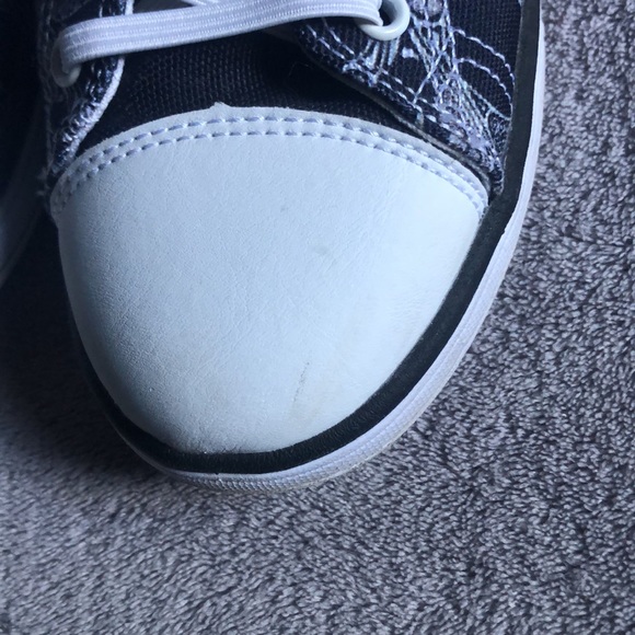 Skull print converse style shoes - Picture 5 of 5